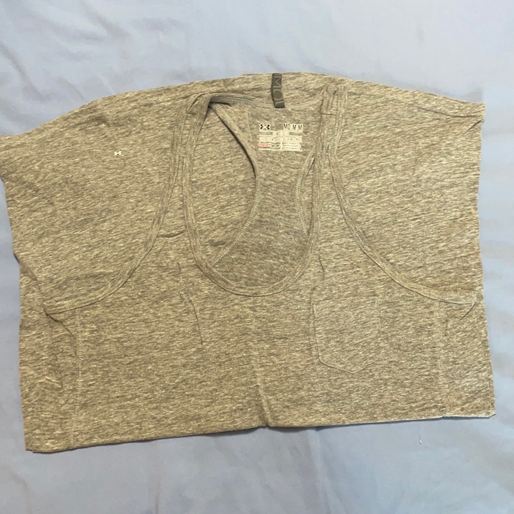 Under Armour grey medium heatgear tank. EUC